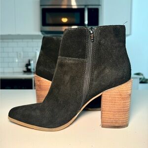 Nine West black ankle booties